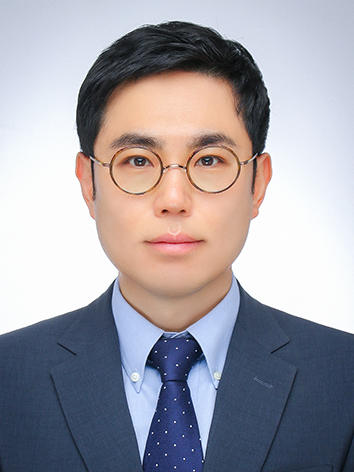 김우현 교수님 사진