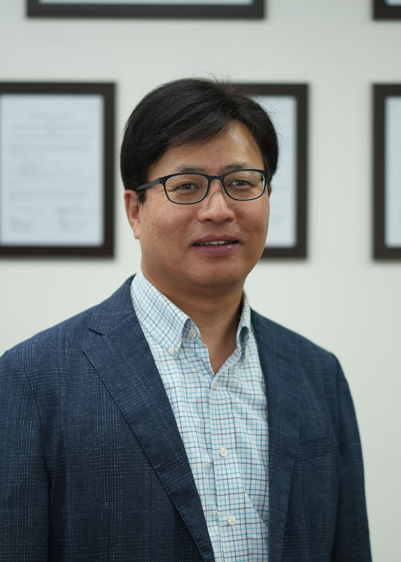 이동민 교수님 사진